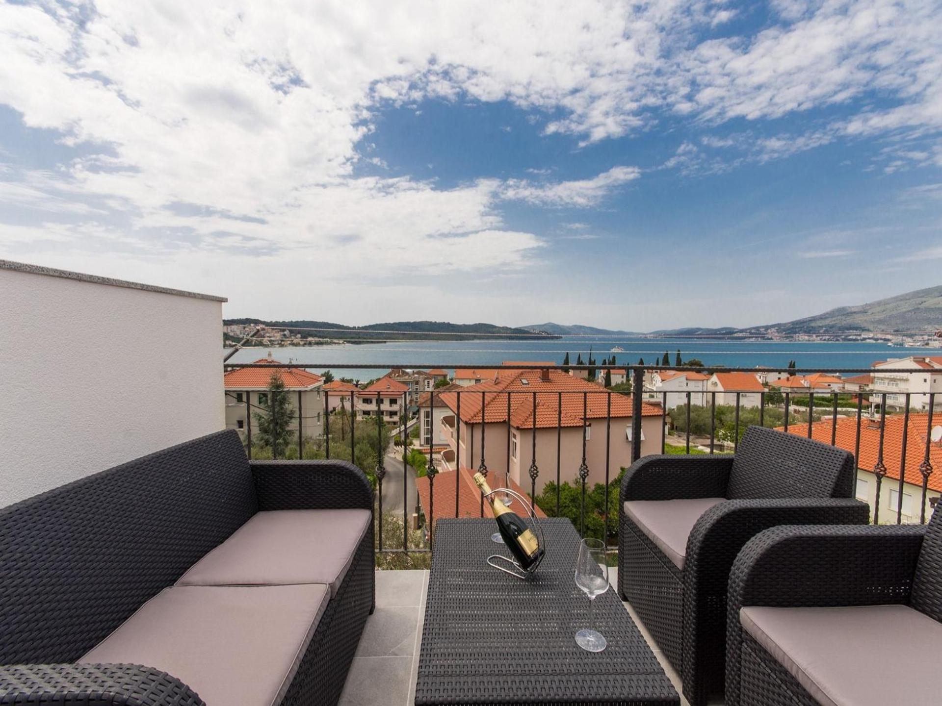 Apartment Tamara Trogir Exteriör bild